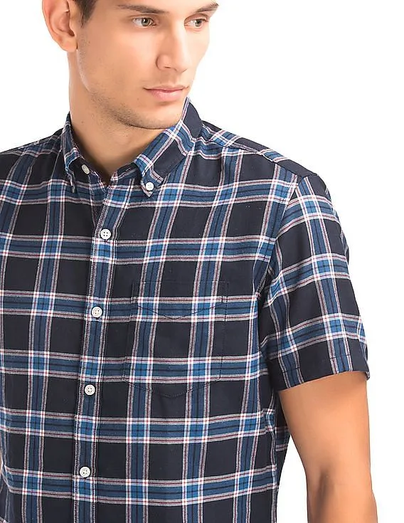 GAP Men Blue Twill Plaid Short Sleeve Standard Fit Shirt