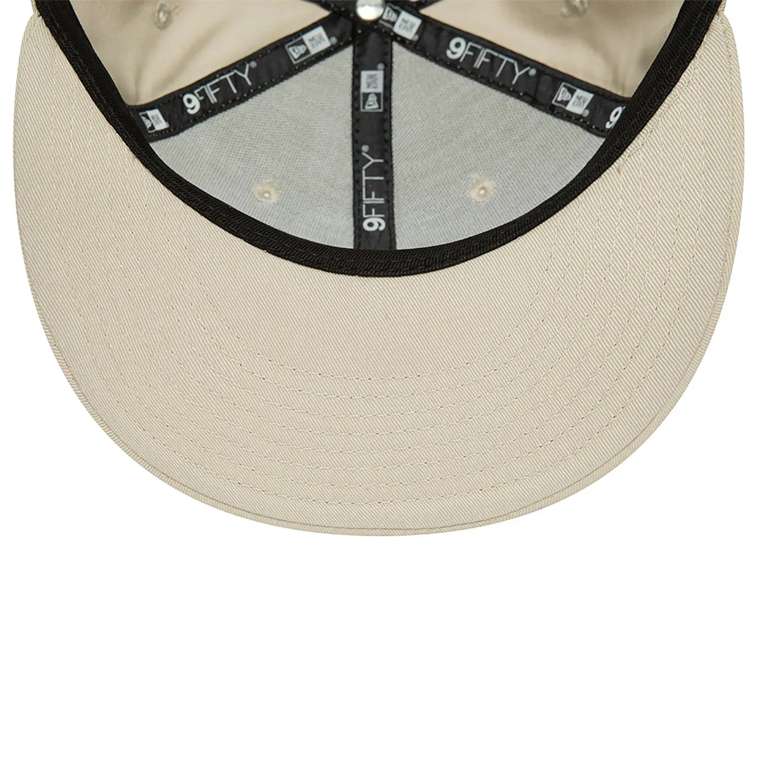 New Era New York Yankees League Essential Light Beige 9FIFTY Snapback Cap