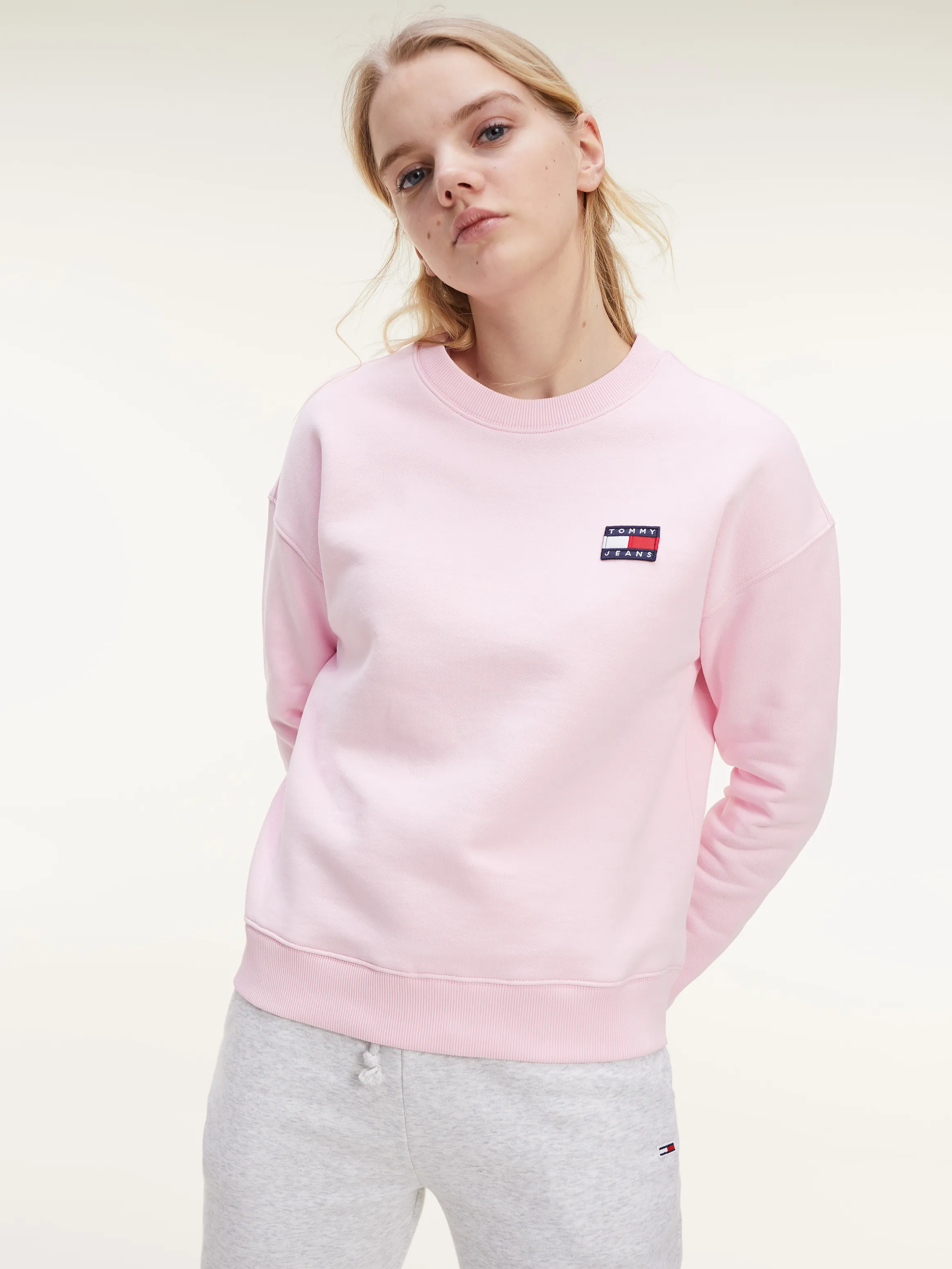 Tommy Jeans Badge Crew Sweatshirt | Sweatshirts & Hoodies | Tommy Hilfiger