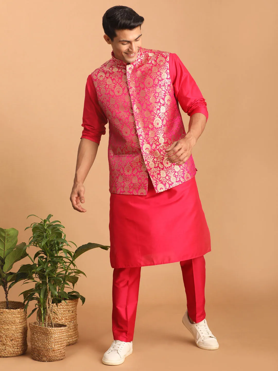 Vastramay Men's Pink Jacquard jacket With Solid Kurta And Pant Style Pyjama Set