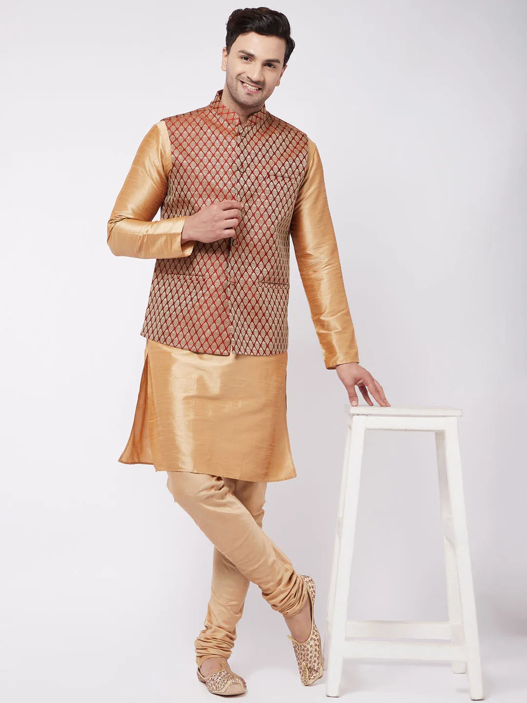 VM BY VASTRAMAY Men's Rose Gold Silk Blend Kurta And Pyjama With Maroon Woven Nehru Jacket