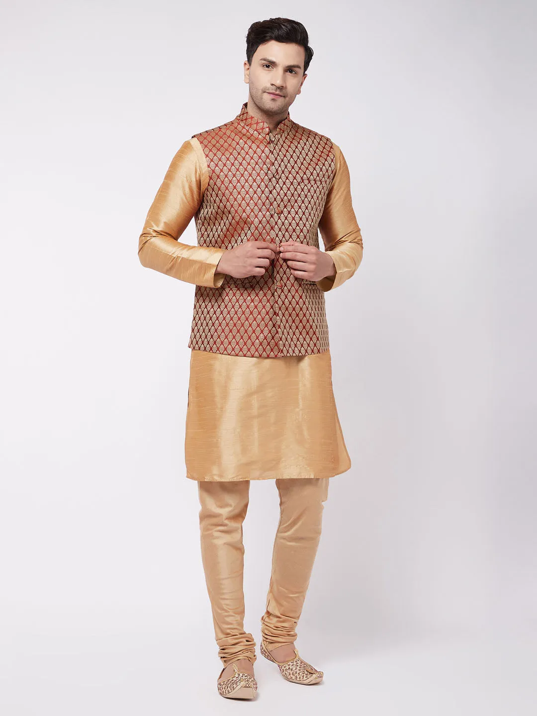 VM BY VASTRAMAY Men's Rose Gold Silk Blend Kurta And Pyjama With Maroon Woven Nehru Jacket